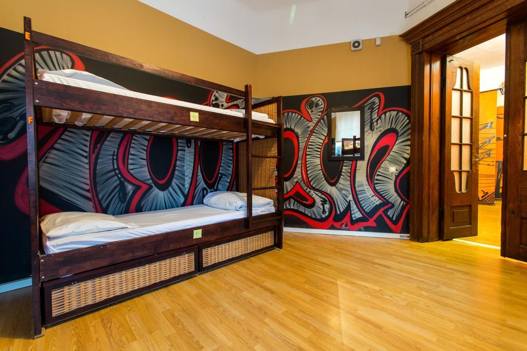 タリン The Monk'S Bunkホステル 部屋 写真
